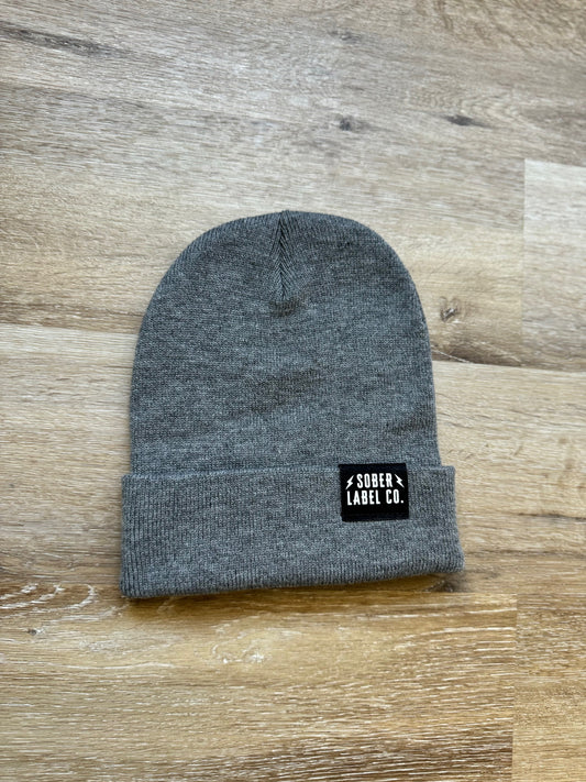 UNISEX BEANIE IN DARK HEATHER GREY