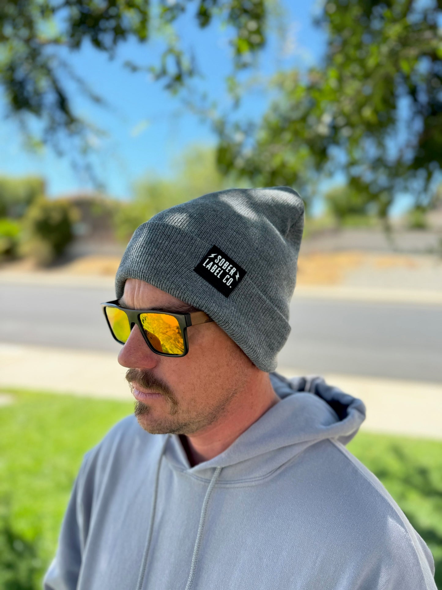 UNISEX BEANIE IN DARK HEATHER GREY